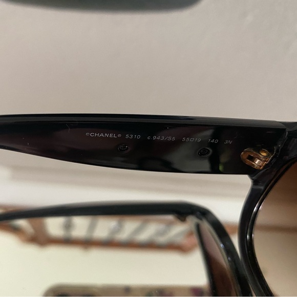 Chanel sunglasses with case - Picture 10 of 11